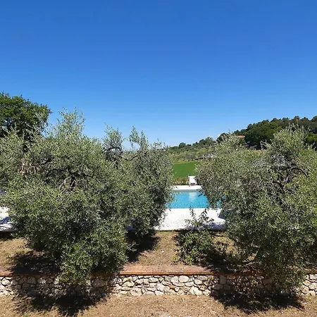 Scappo In Umbria, Casale Di Campagna